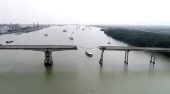 Çin'de bir gemi köprüye çarparak kırıldı, 2 kişi öldü