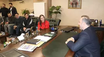 Avrupa Şampiyonu Buse Tosun Çavuşoğlu Yalova Belediye Başkanı'nı Ziyaret Etti