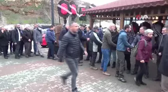 Belediye çalışanının cenazesine yüzlerce kişi katıldı