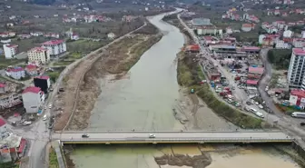 Espiye Belediye Başkanı Mustafa Karadere, Gelevera Deresi çevresinde çalışmaları inceledi