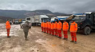 3. Ordu Komutanı Veli Tarakcı, İliç'teki toprak kayması bölgesinde tedbirleri denetledi