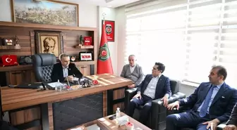 İYİ Parti İstanbul Büyükşehir Belediye Başkan Adayı Buğra Kavuncu, seçim çalışmaları kapsamında ziyaretlerde bulundu