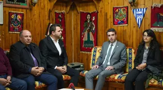 Vatan Partisi İstanbul Büyükşehir Belediye Başkan Adayı Pendik'te Görüşmeler Yaptı