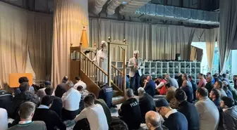 İstanbul Havalimanı'nda İşitme Engellilere İşaret Diliyle Cuma Hutbe Çevirisi Uygulaması