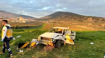 Manisa'da feci kaza! TIR'la otomobil çarpıştı, ölü ve yaralılar var
