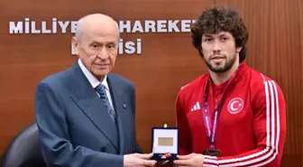 MHP Genel Başkanı Devlet Bahçeli, Avrupa şampiyonu olan Güreş Milli Takımı'nı kabul etti
