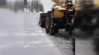 Tunceli'de kardan kapanan köy yolları ulaşıma açılıyor