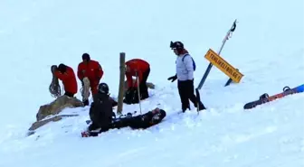 Isparta'da Snowboard Yapan Doktor Kayalıklarda Mahsur Kaldı