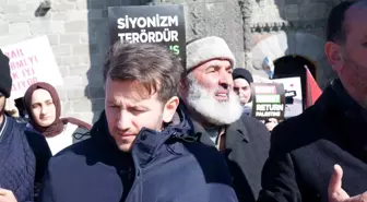 Erzurum'da sağlık çalışanları İsrail'in Gazze saldırılarını protesto etti