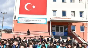 Pençe-Kilit Operasyonu'nda şehit olan Piyade Sözleşmeli Er Salih Ay'ın ismi mezun olduğu ilkokula verildi