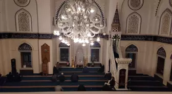 Tokyo Camisi'nde Müslümanlar Berat Kandili'ni kutladı
