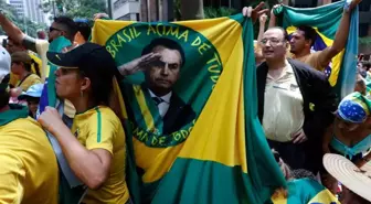 Brezilya'da Binlerce Bolsonaro Destekçisi Protesto Etti