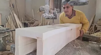 Ahşap oyma ustası Hanifi Bereket, minber mihraplara Selçuklu ve Osmanlı motifleri işliyor