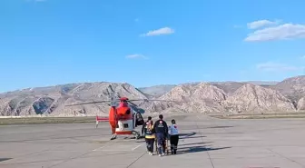 Akciğer enfeksiyonu tanılı bebek ambulans helikopterle Elazığ'a sevk edildi