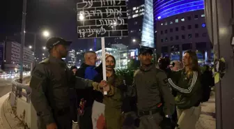 Tel Aviv'de Netanyahu karşıtı protestoda 21 kişi gözaltına alındı