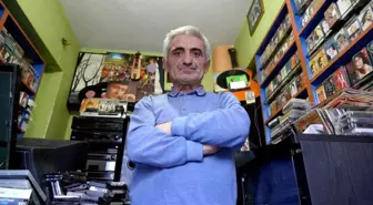Kocaeli'de 40 Yıldır Plak ve Kaset Satan Ahmet Kara, Hatıraların Uğrak Noktası Oluyor