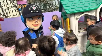 Adana'da Polis Ekipleri Anaokulu Öğrencilerine Polislik Mesleğini Anlattı