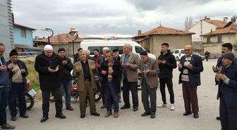 Kütahya'dan Umre'ye Dua ve Gözyaşlarıyla Uğurlama