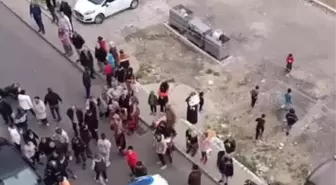 Eski sevgilisinin yanındaki genci defalarca bıçaklayarak öldürdü