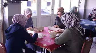 Bursa'da kadınlar bir gün boyunca etkinlik yaparken erkeklere sokağa çıkma yasağı uygulanıyor
