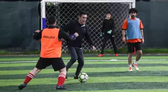 İYİ Parti İstanbul Büyükşehir Belediye Başkan Adayı Buğra Kavuncu Gençlerle Futbol Oynadı