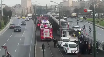 Topkapı'da tramvay kazası: Raylarda sıkışan vatandaş kurtarma çalışmaları devam ediyor