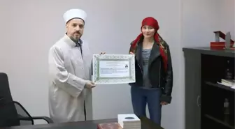 Almanya Vatandaşı Psikolog Türkiye'de Müslüman Oldu