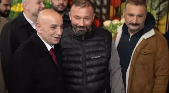 Cumhur İttifakı'nın Ankara Büyükşehir Belediye Başkan adayı Turgut Altınok, seçim çalışmalarına devam ediyor