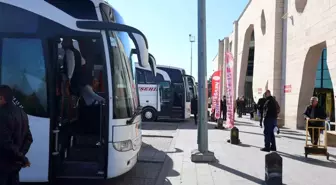 Nevşehir Emniyet Müdürlüğü, Şehirlerarası Otobüs Yolcularına Emniyet Kemeri Kullanımı Hakkında Bilgilendirme Yaptı