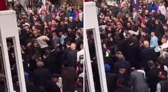 Manisa Belediye Başkanı Cengiz Ergün, seçim çalışmaları için sokağa inince ortalık karıştı