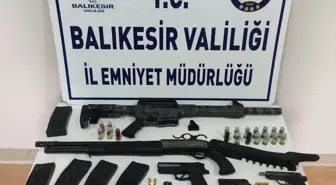 Balıkesir'de ruhsatsız silahlar ele geçirildi, bir şüpheli gözaltına alındı