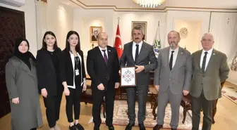 Yeşilay Edirne Şubesi, Vali Sezer'i ziyaret etti