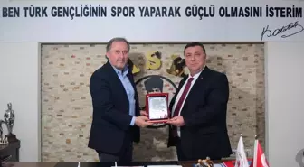 AK Parti Odunpazarı Belediye Başkan Adayı Özkan Alp, Eskişehir Amatör Spor Kulüpleri Federasyonu'nu Ziyaret Etti