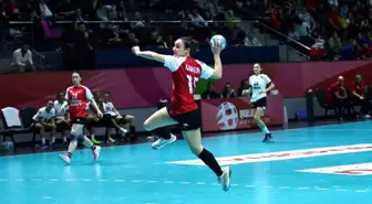 A Milli Kadın Hentbol Takımı, Bulgaristan'ı 38-13 mağlup etti