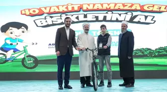Bağcılar Belediyesi ve İlçe Müftülüğü işbirliğiyle 386 çocuğa bisiklet hediye edildi