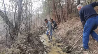 Çiftçilerin İmece Usulü Kanal Temizliği