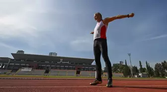 63 Yaşındaki Murat Sağlam, Türkiye Masterler Salon Atletizm Şampiyonası'nda Türkiye Rekoru Kırdı