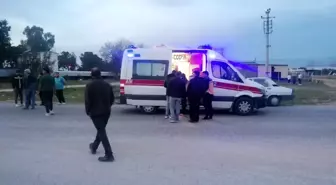 Antalya'da kamyon ile motosiklet çarpıştı: 2 yaralı
