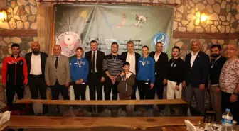 Macaristan'da düzenlenen Dünya Karate Şampiyonası'nda madalya kazanan sporcular ödüllendirildi
