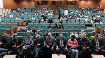 Muğla Yeşilay Şubesi, gençlere teknoloji bağımlılığına dikkat çekmek için 'Sosyal İkilem' filmini ücretsiz izletti
