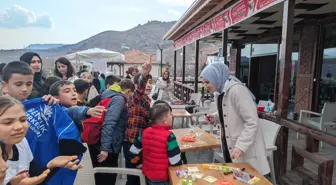 Çorum Oğuzlar'da Gençlik Merkezi Çocuklara Eğlence Programı Düzenledi