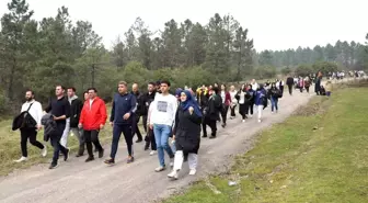 Düzce Gençlik ve Spor Müdürlüğü tarafından düzenlenen yürüyüşe Vali Aslan da katıldı