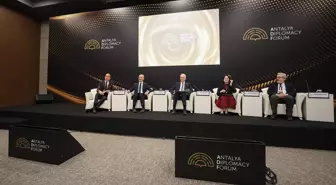 YÖK Başkanı Özvar: Türk üniversitelerinden mezun olan öğrenciler ülkelerine döndüklerinde önemli roller üstleniyor