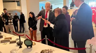 Kayseri'de Atatürk portrelerini midyeye işleyen sanatçının sergisi açıldı