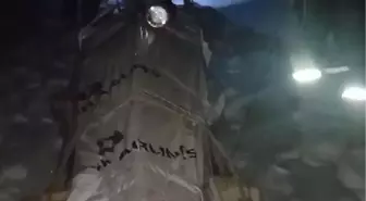 Görüntü Türkiye'den! Gecenin karanlığında 3 saat boyunca kızakta cenaze taşıdılar