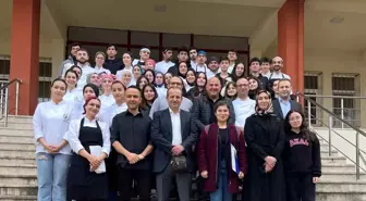 Öğrencilere Sağlıklı Beslenme Eğitimi Verildi