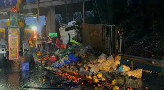 Beykoz'da Halk Otobüsü ile Kamyonun Karıştığı Trafik Kazası