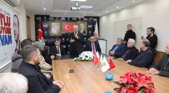 Eski AK Parti Milletvekili Ahmet Yeni, AK Parti Bafra İlçe Başkanlığını ziyaret etti