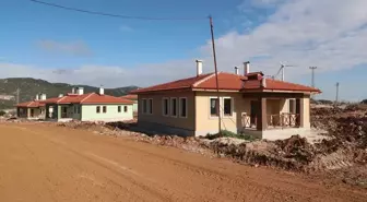 Hatay Valisi Mustafa Masatlı, Yayladağı ilçesinde köy evlerini inceledi