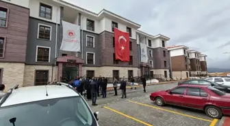 Konya Hüyük'te TOKİ Daireleri Hak Sahiplerine Teslim Edildi